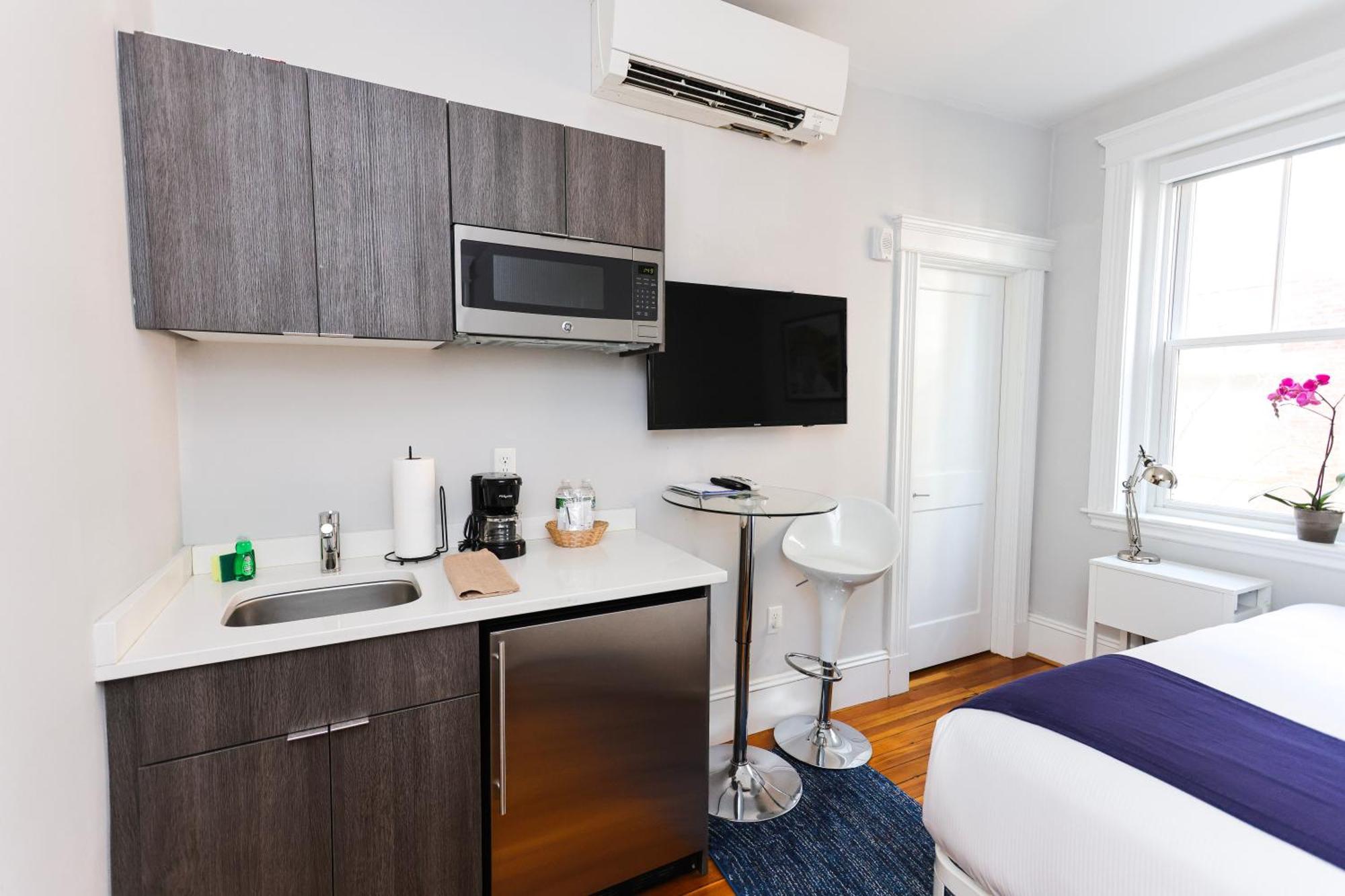 A Stylish Stay W/ A Queen Bed, Heated Floors.. #26 Бруклин Екстериор снимка